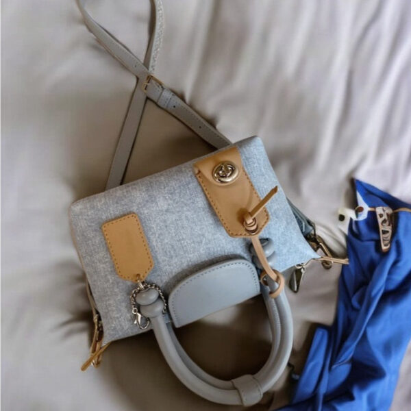 Fashion Portable Dumpling Texture Shoulder Messenger Bag For Women - Image 4