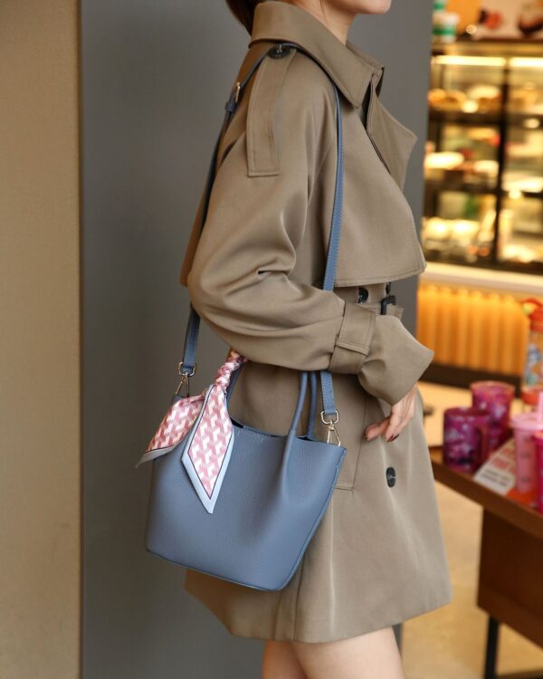 Fashion Top Layer Leather One-shoulder Women's Bag - Image 6