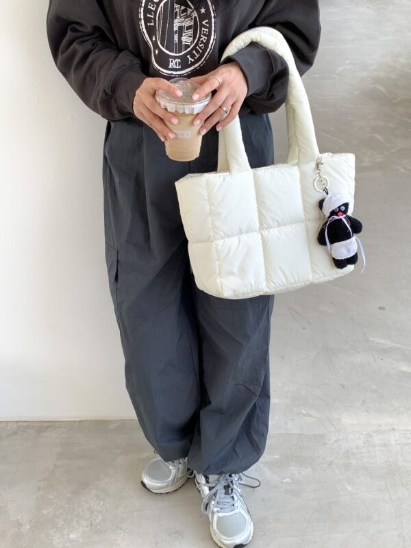 Large Capacity Plaid One-shoulder Portable Commuter Hand-carrying Bag - Image 4