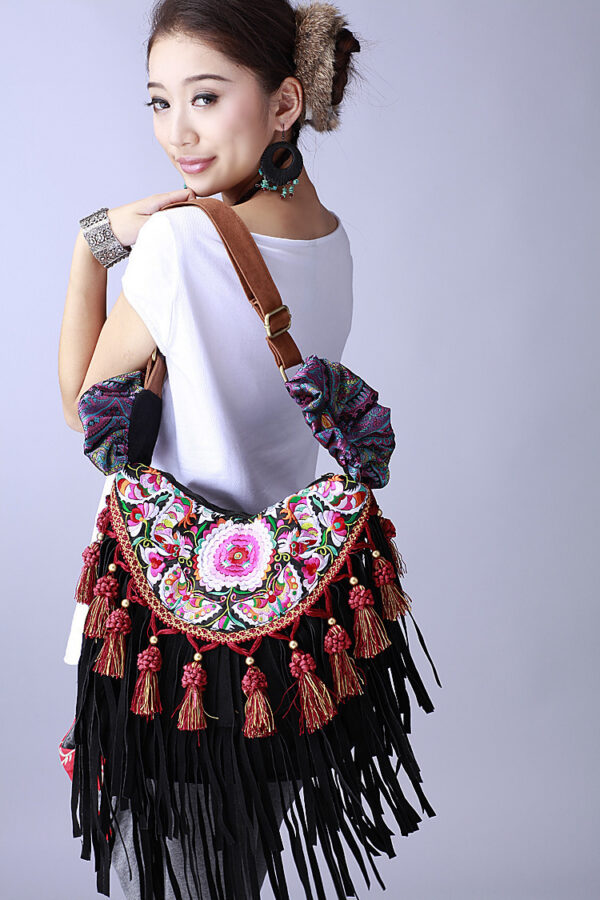 Ethnic style embroidered bag - Image 3