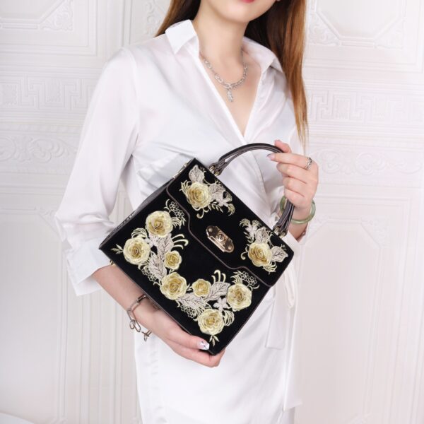 Women's Embroidered Flowers Portable Messenger Bag - Image 2