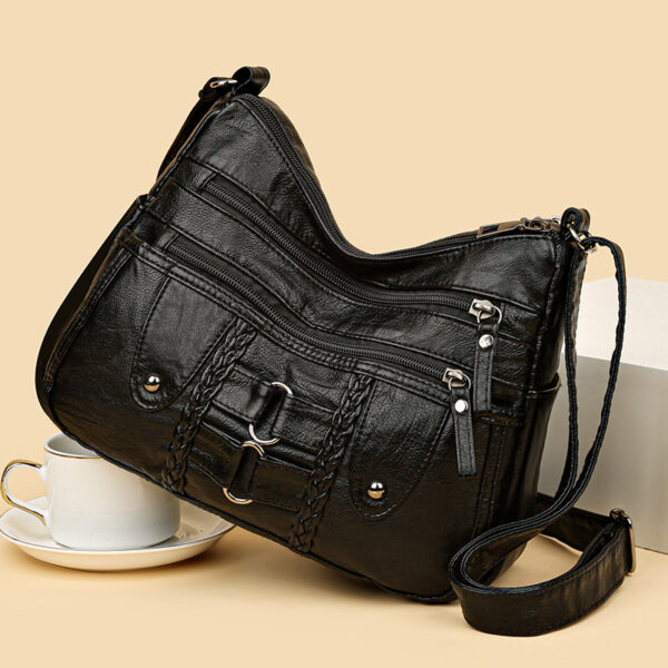 Fashion Large Space Knitted Messenger Bag Korean Simple - Image 4
