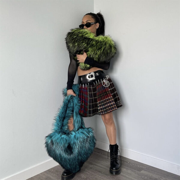 Winter Fleece Shoulder Bags Women Heart Shape Crossbody Bag Plush Large Capacity Love Bag - Image 7