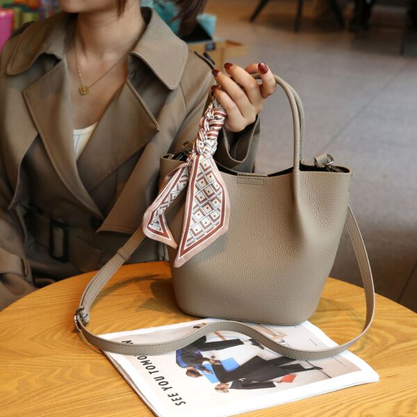 Fashion Top Layer Leather One-shoulder Women's Bag - Image 4