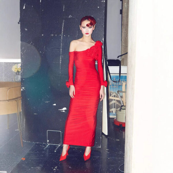 Three-dimensional Flower Slanted Shoulder Long Sleeved Dress - Image 5