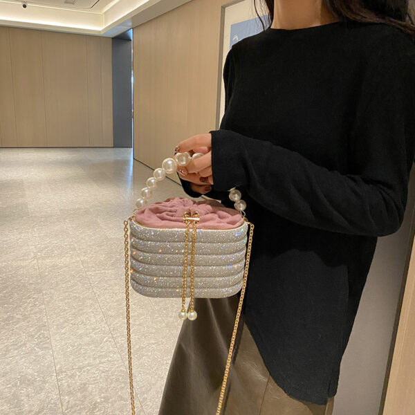 European And American Fashion One-shoulder Ins Women's Crossbody Classic Style Pearl Hand Dinner Bag - Image 2