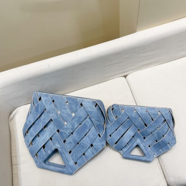 Vintage Minimalist And Fashionable Hollowed Out Woven Bag - Image 3