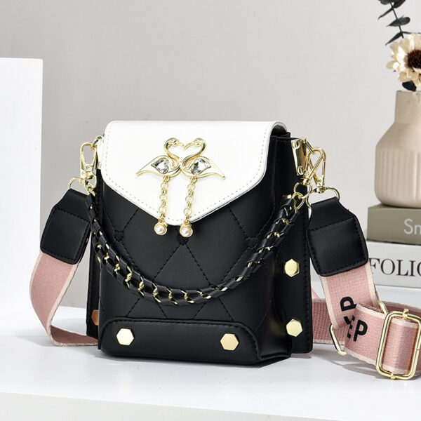 New Stylish Good Texture Shoulder Bag All-matching Western Style Pearl Chain Small Bag - Image 6