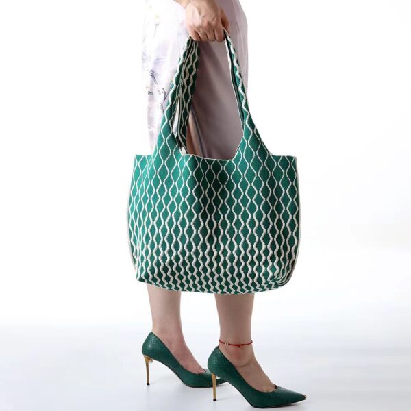 Good-looking Big Wave Flying Woven Bag Fashionable All-match Large Capacity Two-tone - Image 8