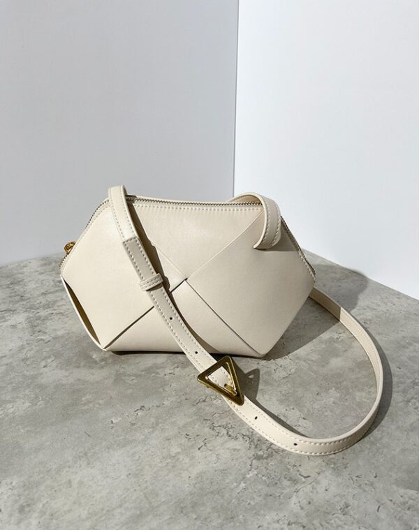 Women's Cross Body Woven Shoulder Bag - Image 2