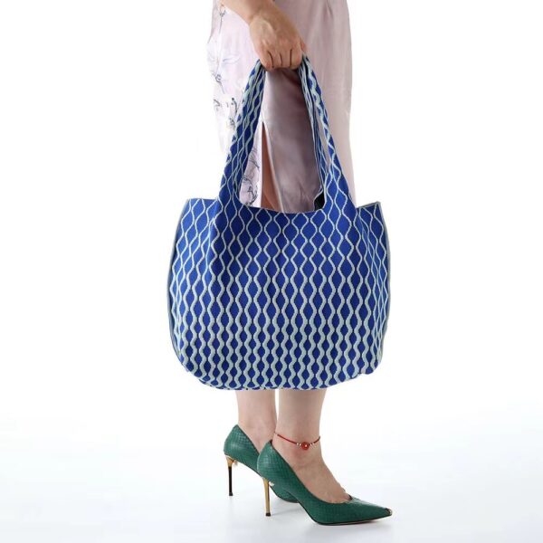 Good-looking Big Wave Flying Woven Bag Fashionable All-match Large Capacity Two-tone - Image 9
