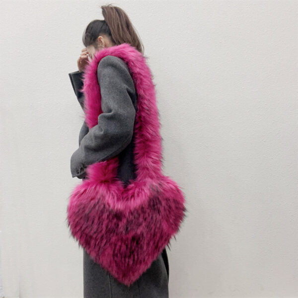 Winter Fleece Shoulder Bags Women Heart Shape Crossbody Bag Plush Large Capacity Love Bag - Image 9