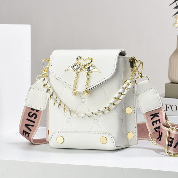 New Stylish Good Texture Shoulder Bag All-matching Western Style Pearl Chain Small Bag - Image 3
