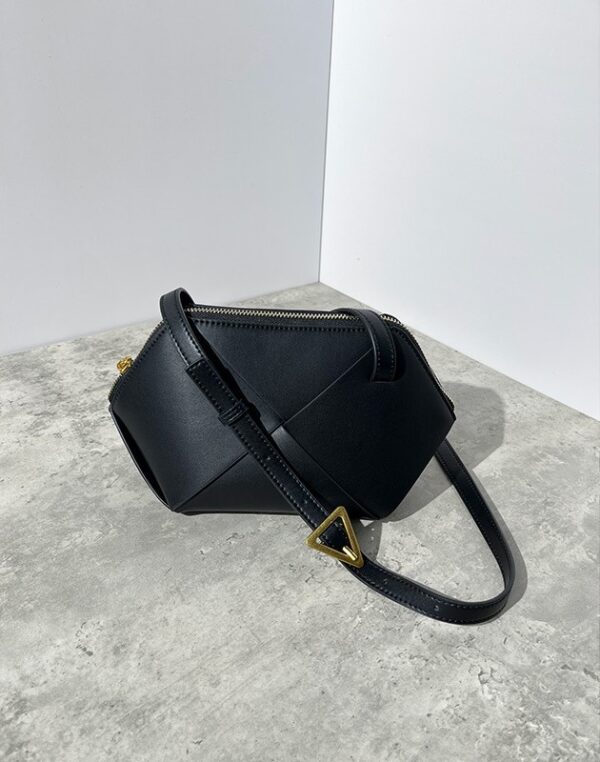 Women's Cross Body Woven Shoulder Bag - Image 4