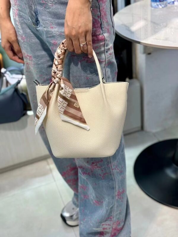 Fashion Top Layer Leather One-shoulder Women's Bag - Image 9