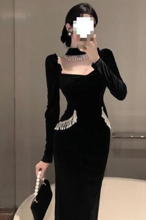 Puffy Sleeves Square Collar Pearl Bib Velvet Black Dress Dress