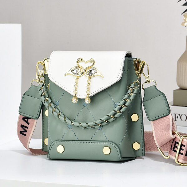 New Stylish Good Texture Shoulder Bag All-matching Western Style Pearl Chain Small Bag - Image 7