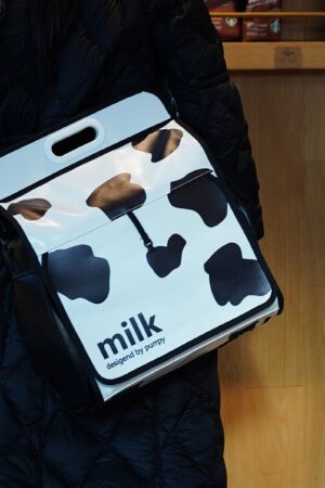 Pet Cat Bag Is Portable And Breathable In Summer