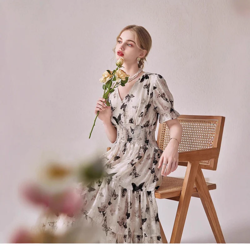 V-neck Puffed-sleeve Floral-print Midi Dress 3 V-neck Puffed-sleeve Floral-print Midi Dress - Image 3